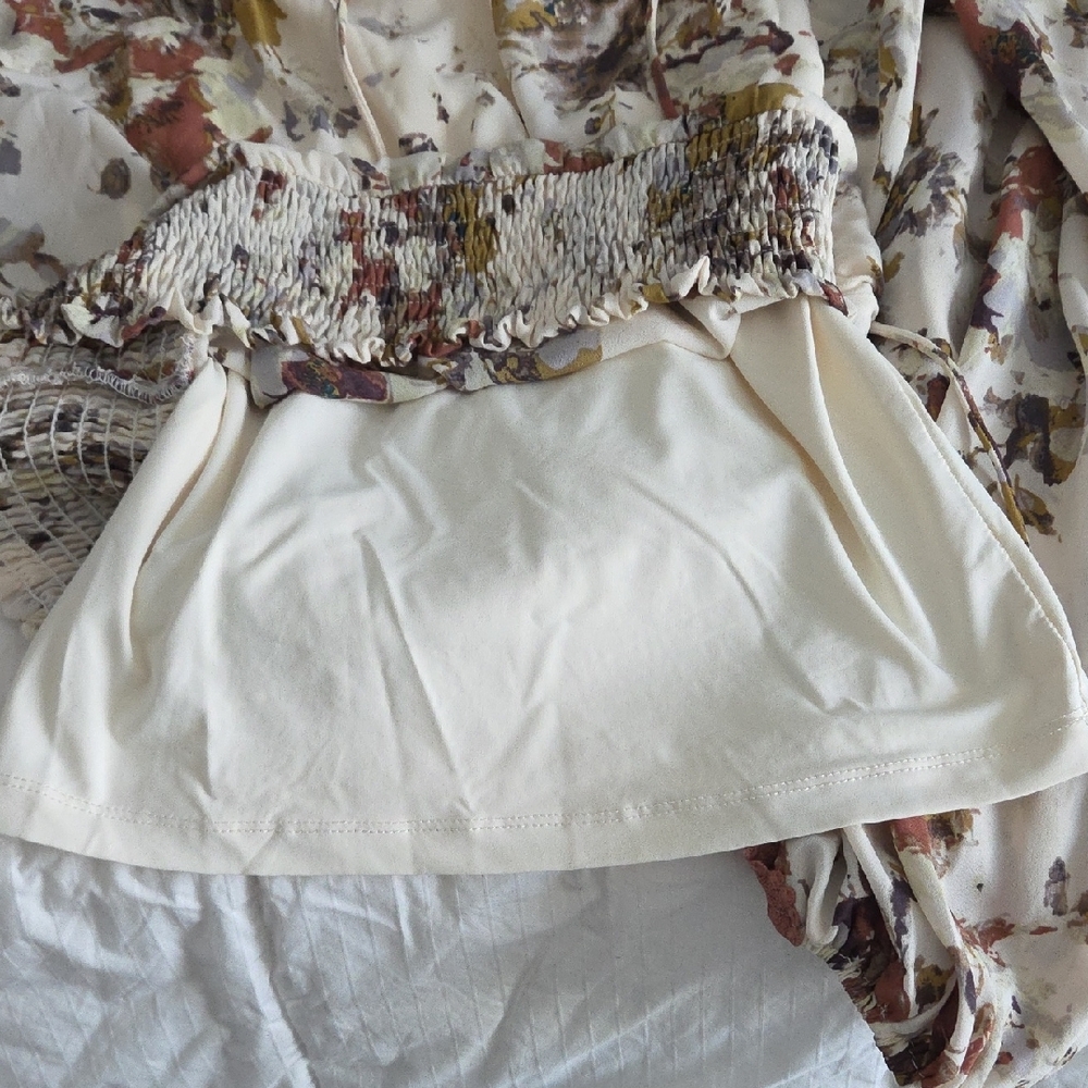 Buckle Floral Blouse in Cream and Brown - Picture 4 of 5